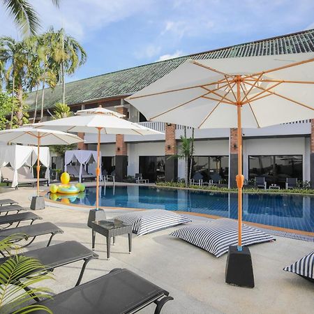 Etk Patong Resort Buitenkant foto